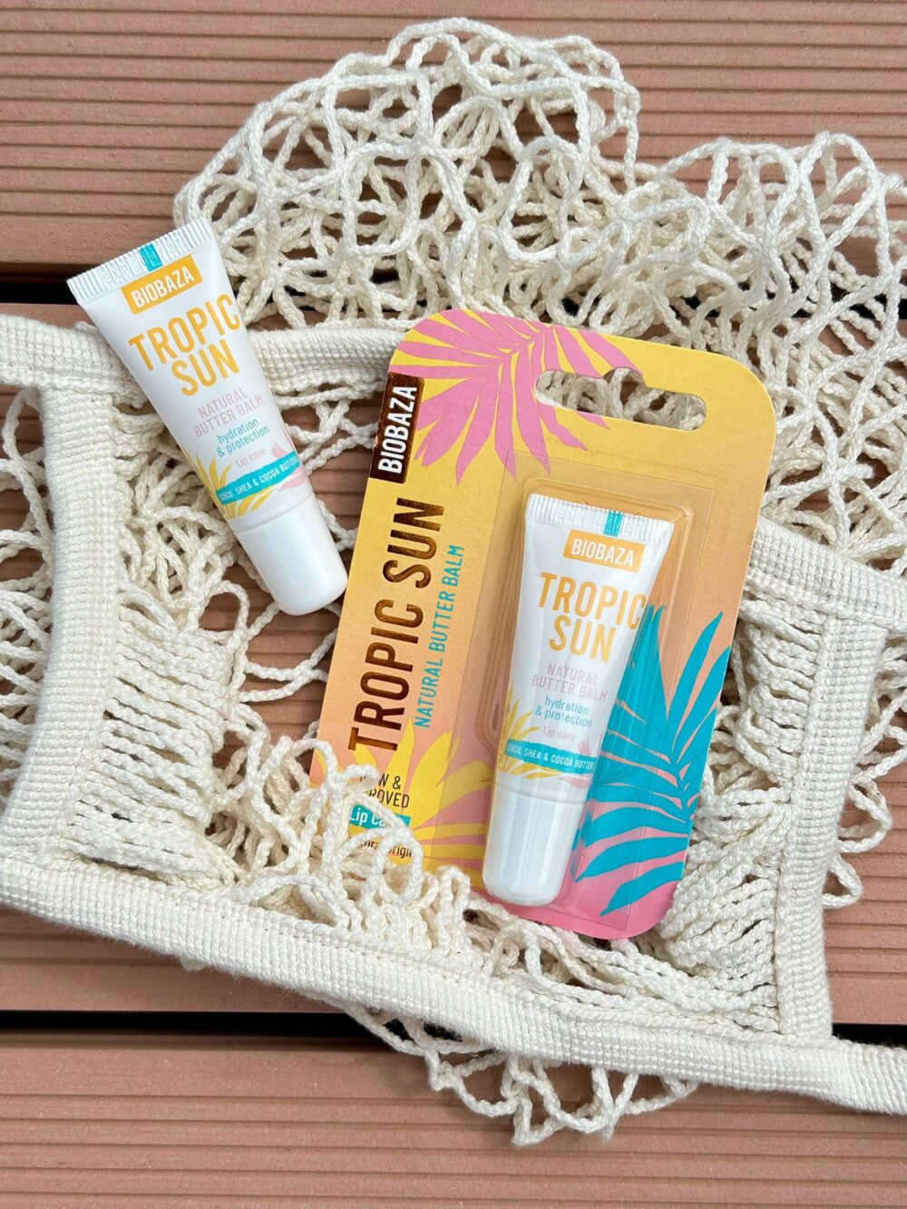 Balsam de buze lichid cu protecție solară Tropic Lips BIOBAZA - imagine 2